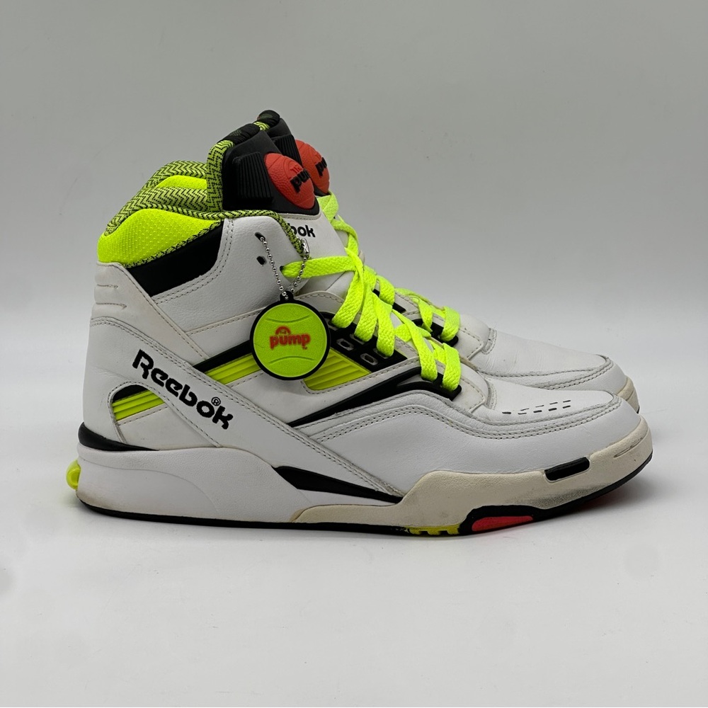 Reebok Twilight Zone Pump Sneakers. Size 9